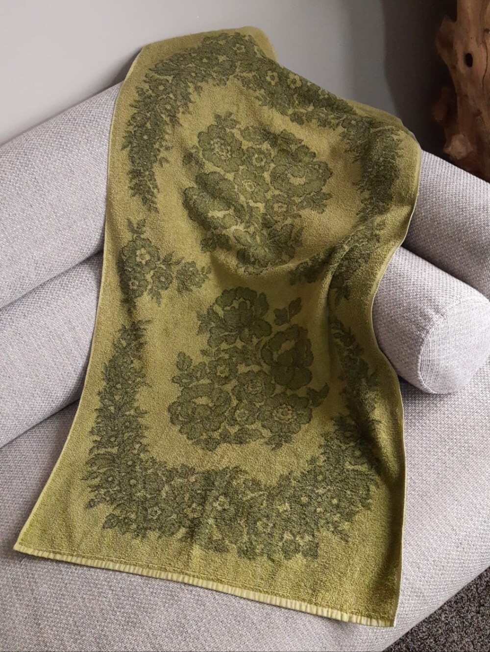 70s Lady Galt Green Floral Bath Towel